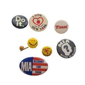 Vintage buttons  lots 8 buttons